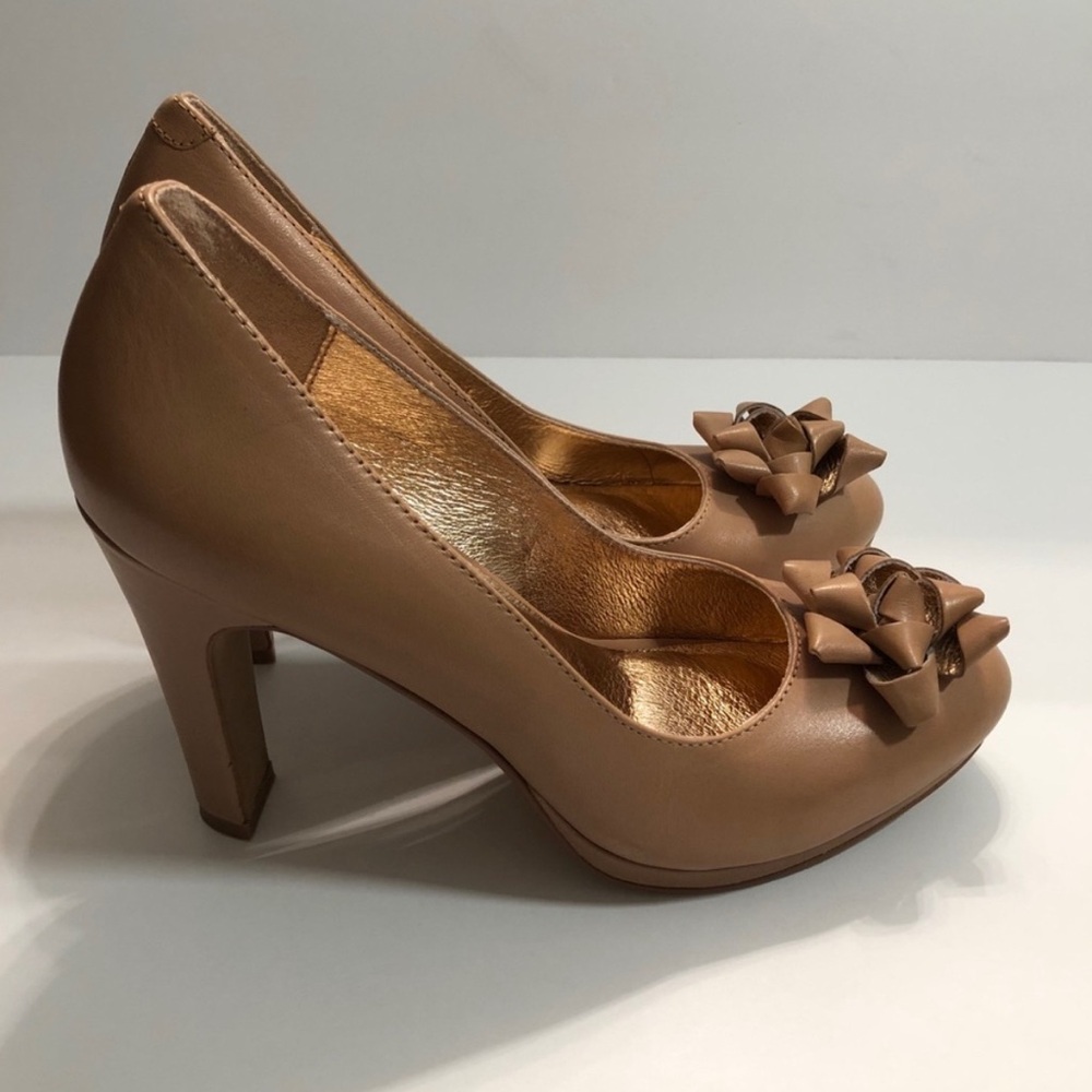 Beautiful leather heels